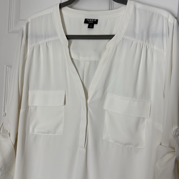 Torrid- HARPER GEORGETTE PULLOVER 3/4 SLEEVE BLOUSE - Picture 3 of 3